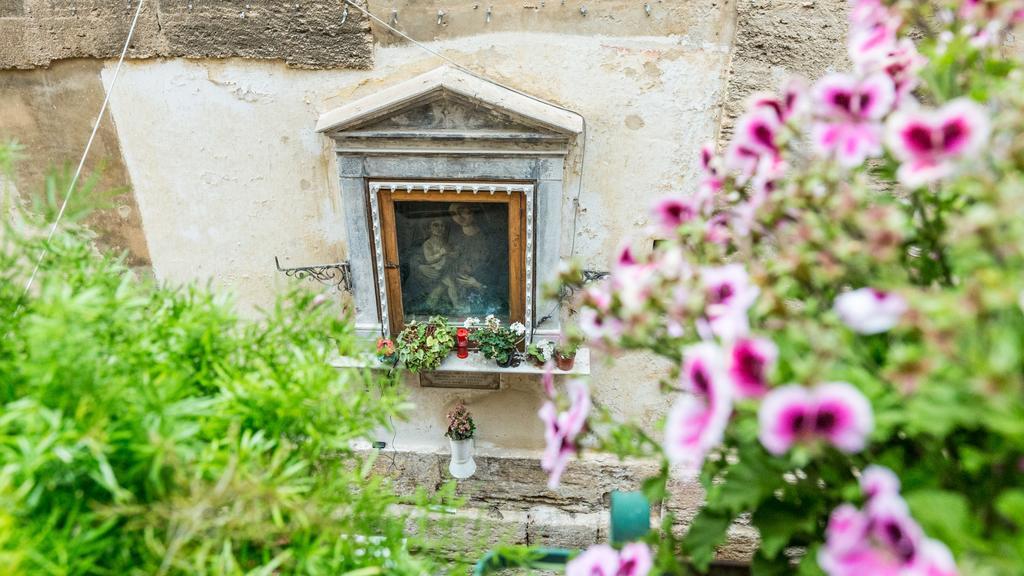 At Kalsa Quiet Flowered Terrace! Free Parking! Ideal For Remote Working! Palermo Exterior foto